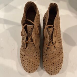 Toms Tan Lace Up Boots with Woven Detail